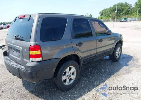 2005 Ford Escape Xlt z USA, uszkodzony, nr VIN 1FMYU93155KD62445
